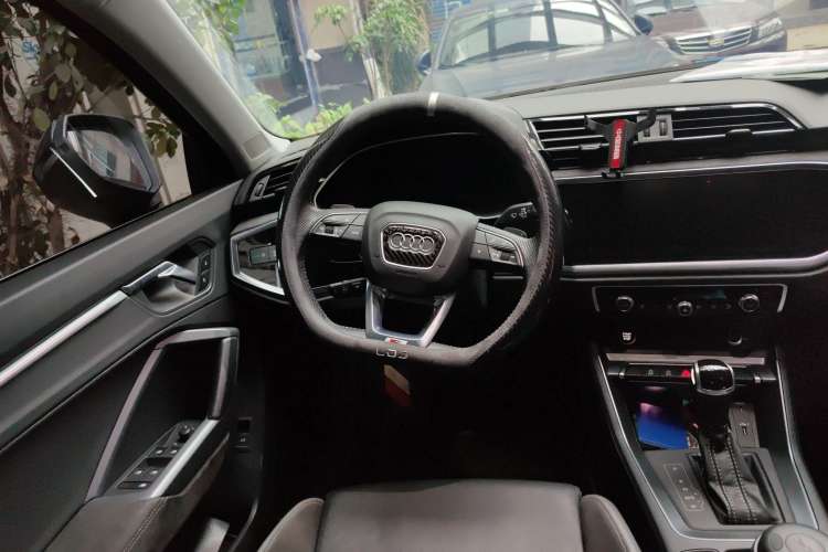 Used Audi Q3 Sportback 2020 40 TFSI Fashion Model Steering Wheel
