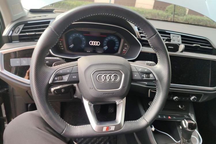 Used Audi Q3 Sportback 2020 40 TFSI Fashion Model Steering Wheel