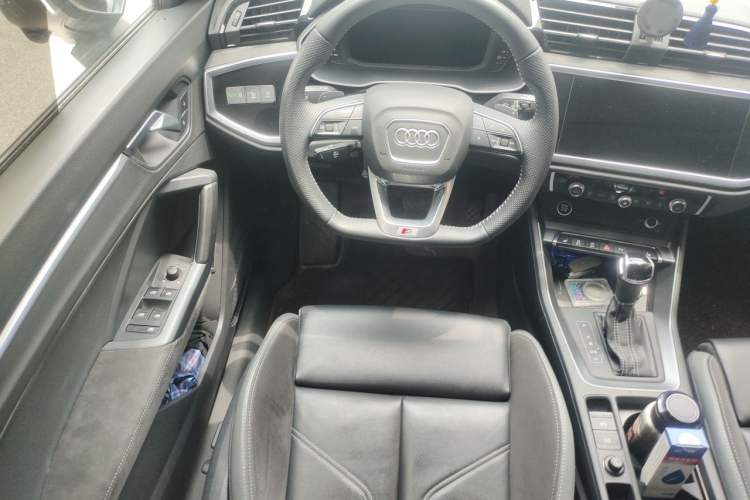 Used Audi Q3 Sportback 2020 40 TFSI Fashion Model Steering Wheel