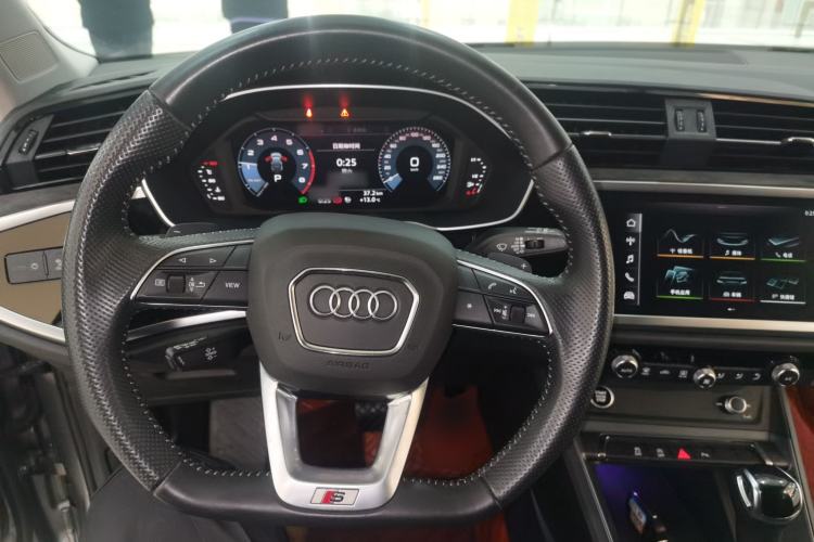 Used Audi Q3 Sportback 2020 40 TFSI Fashion Model Steering Wheel