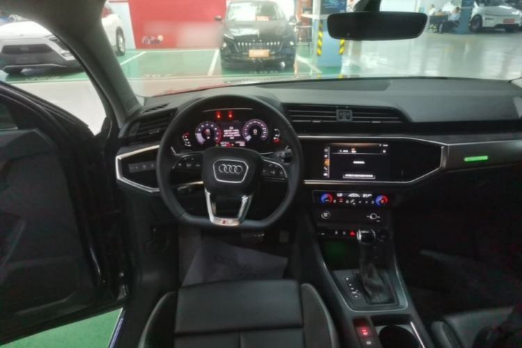 Used Audi Q3 Sportback 2020 40 TFSI Fashion Model Steering Wheel
