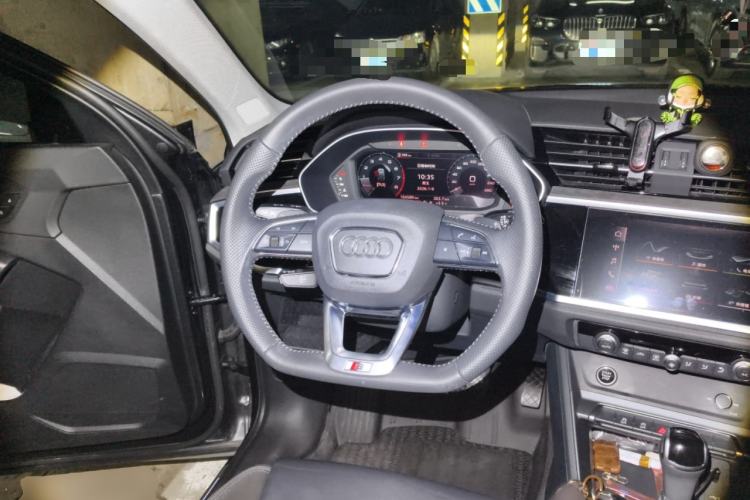 Used Audi Q3 Sportback 2020 40 TFSI Fashion Model Steering Wheel