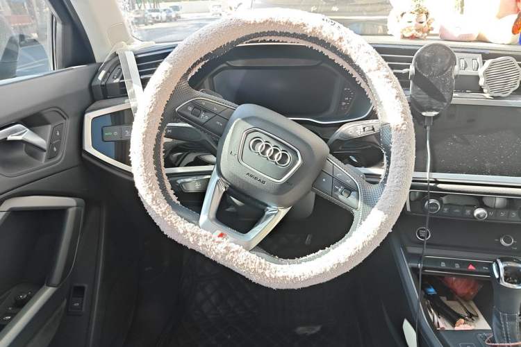 Used Audi Q3 Sportback 2020 40 TFSI Fashion Model Steering Wheel