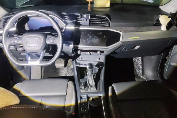 Used Audi Q3 Sportback 2020 40 TFSI Fashion Model Center Console