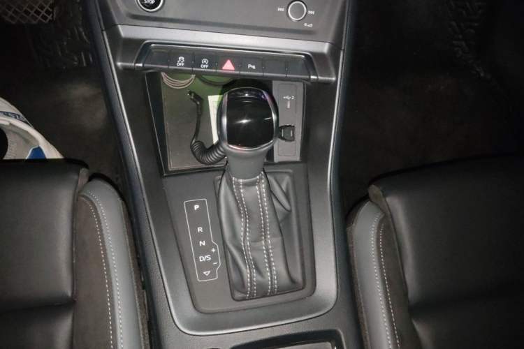 Used Audi Q3 Sportback 2020 40 TFSI Fashion Model Gear Lever