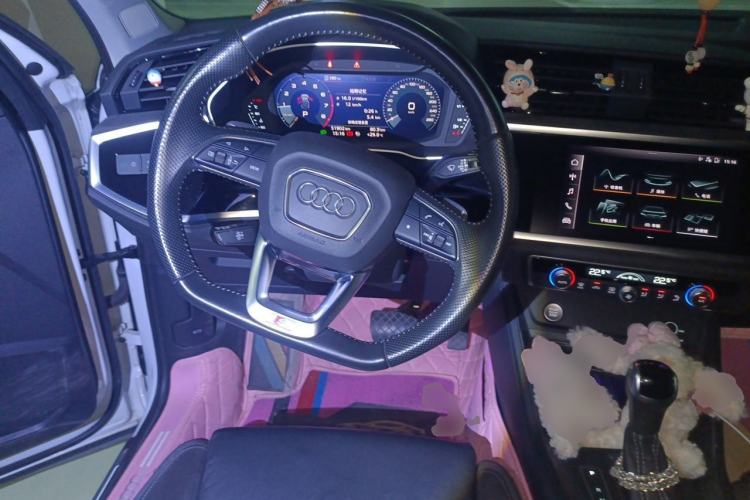 Used Audi Q3 Sportback 2020 40 TFSI Fashion Model Steering Wheel