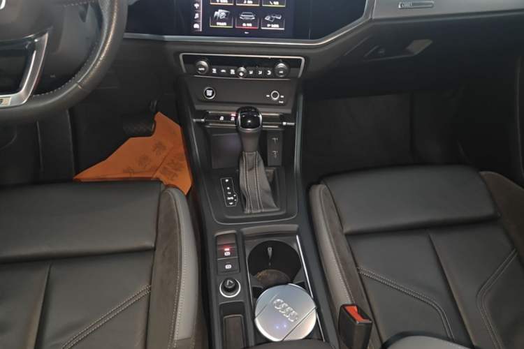 Used Audi Q3 Sportback 2020 35 TFSI Ambition Edition Gear Lever