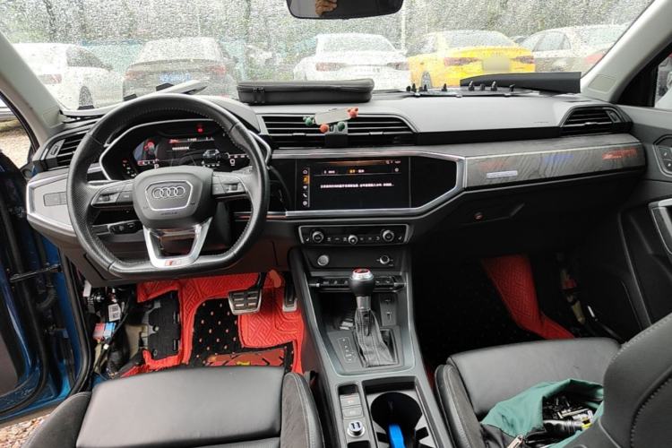 Used Audi Q3 Sportback 2020 45 TFSI quattro Luxury Edition Center Console