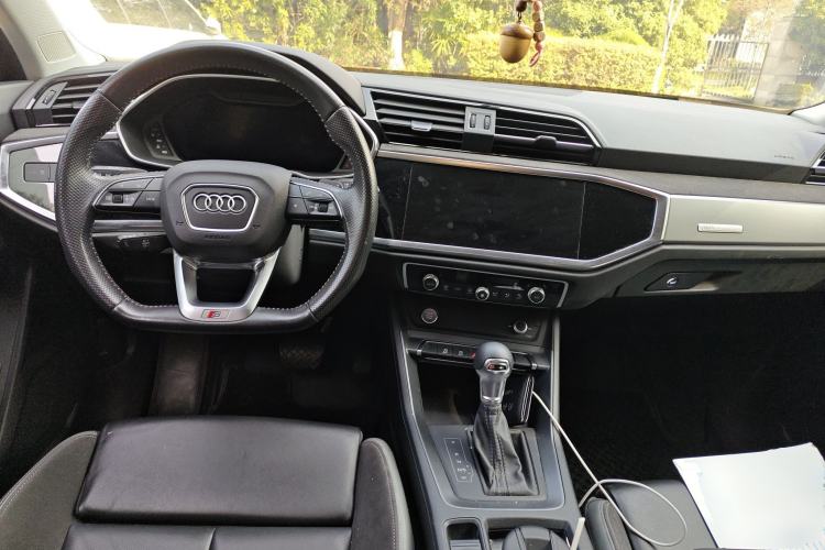 Used Audi Q3 Sportback 2020 40 TFSI Fashion Model Center Console