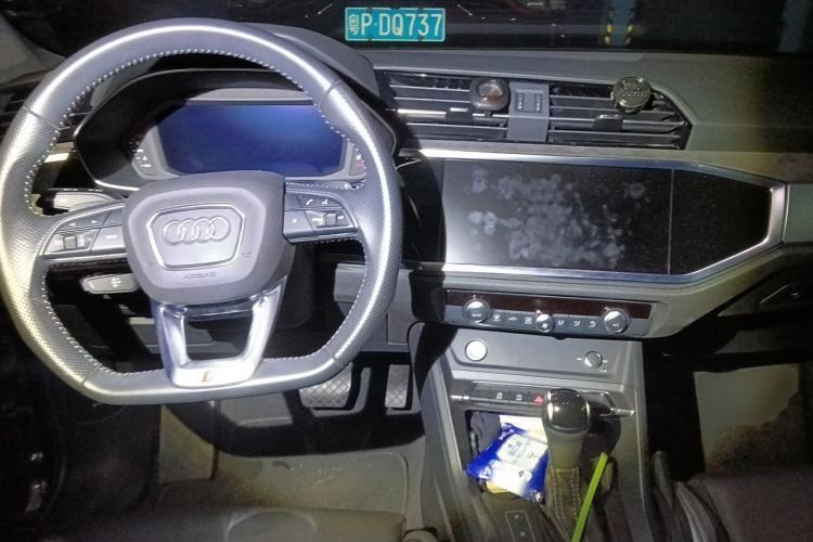Used Audi Q3 Sportback 2020 40 TFSI Fashion Model Center Console