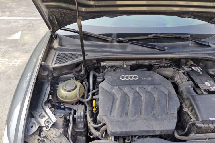 Used Audi Q3 Sportback 2020 40 TFSI Fashion Model Engine Bay Right