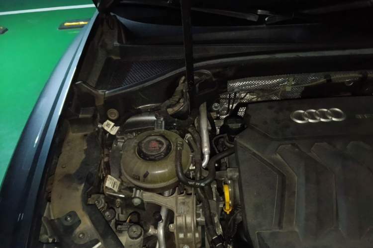Used Audi Q3 Sportback 2020 40 TFSI Fashion Model Engine Bay Right