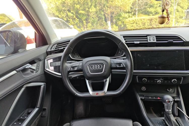 Used Audi Q3 Sportback 2020 40 TFSI Fashion Model Steering Wheel