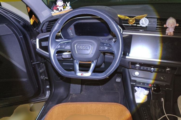 Used Audi Q3 Sportback 2020 40 TFSI Fashion Model Steering Wheel