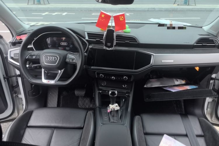 Used Audi Q3 Sportback 2020 40 TFSI Fashion Model Center Console