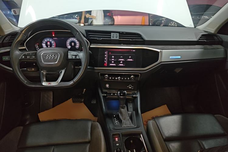 Used Audi Q3 Sportback 2020 40 TFSI Fashion Model Center Console