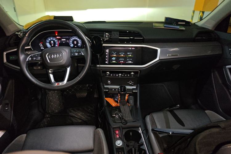 Used Audi Q3 Sportback 2020 35 TFSI Ambition Edition Center Console