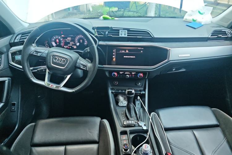 Used Audi Q3 Sportback 2020 40 TFSI Fashion Model Center Console