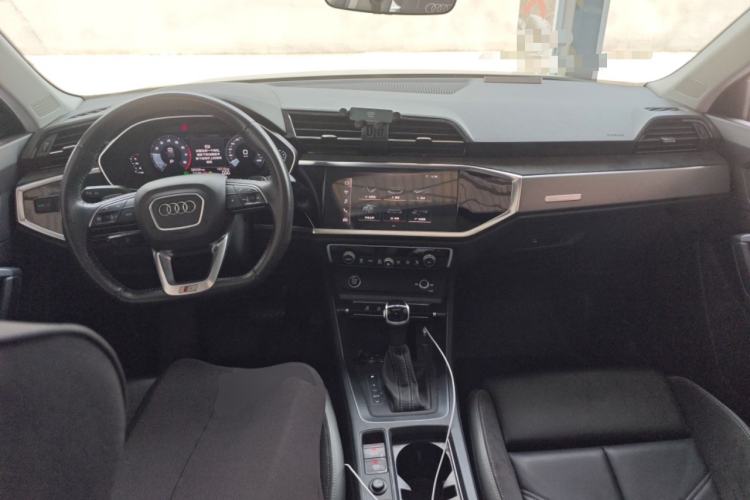 Used Audi Q3 Sportback 2020 40 TFSI Fashion Model Center Console
