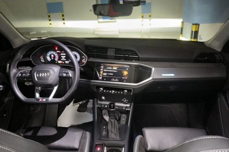 Used Audi Q3 Sportback 2020 40 TFSI Fashion Model Center Console