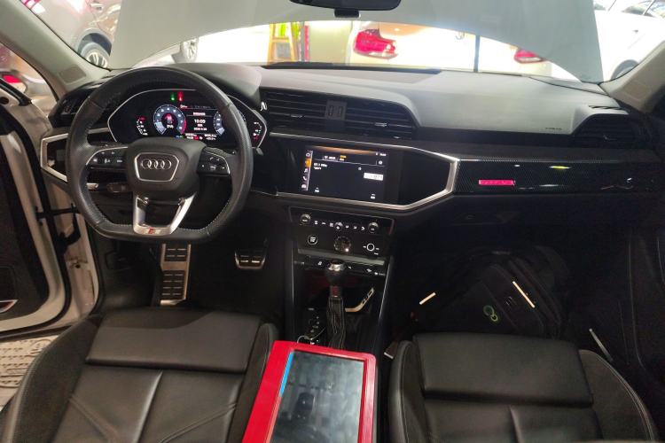 Used Audi Q3 Sportback 2020 45 TFSI quattro Fashion Edition Center Console