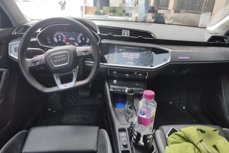 Used Audi Q3 Sportback 2020 40 TFSI Fashion Model Center Console