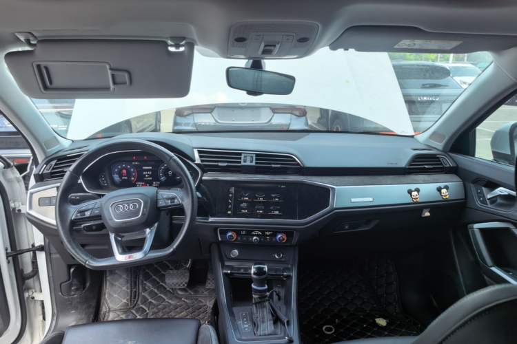 Used Audi Q3 Sportback 2020 40 TFSI Fashion Model Center Console