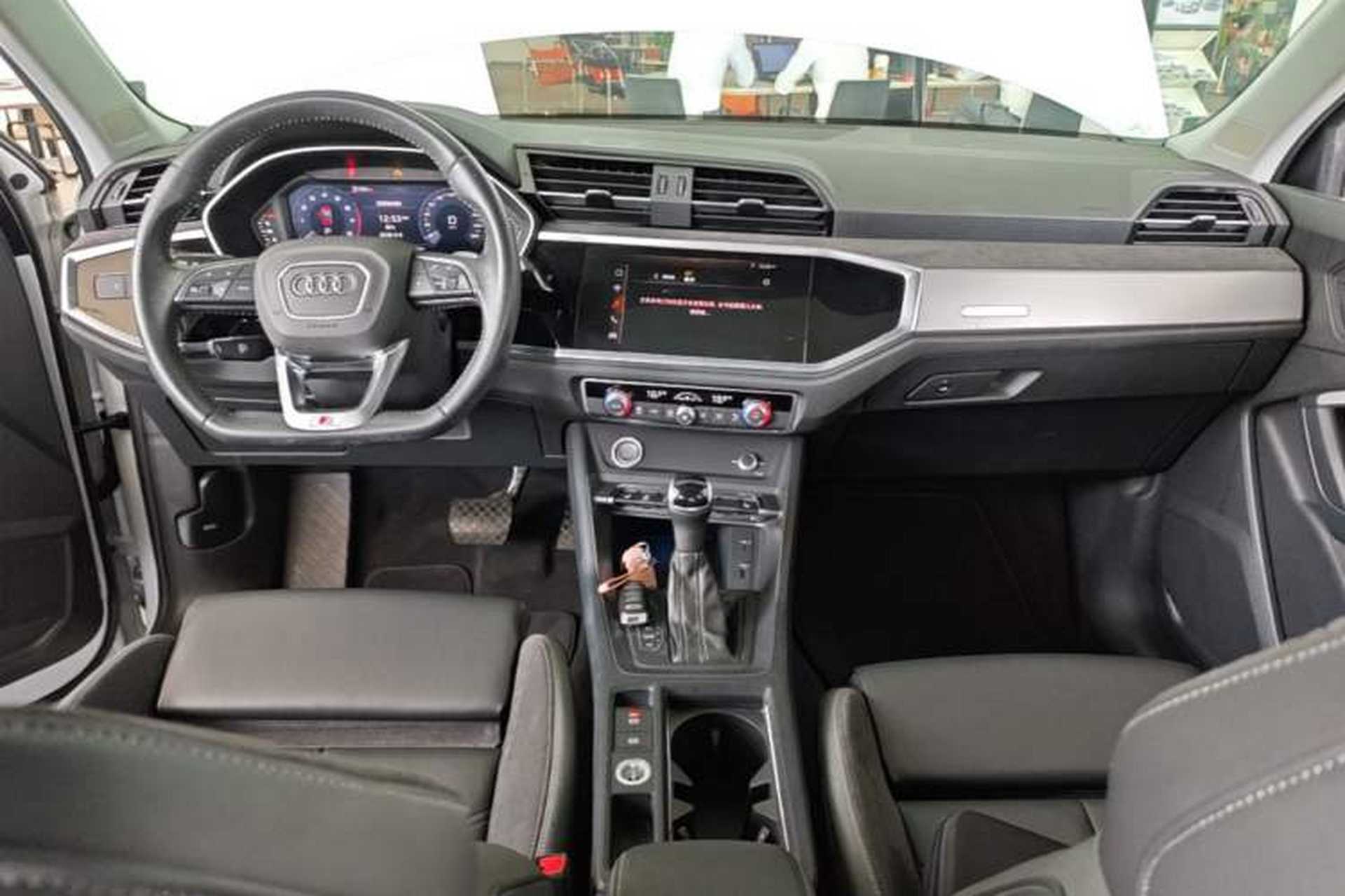 Used Audi Q3 Sportback 2020 40 TFSI Fashion Model Center Console