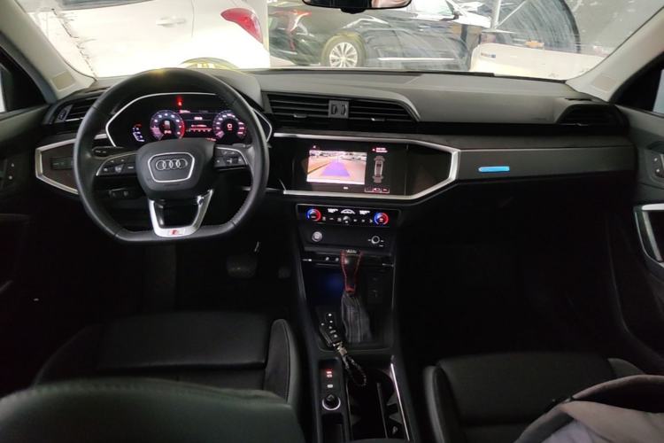 Used Audi Q3 Sportback 2020 40 TFSI Fashion Model Center Console