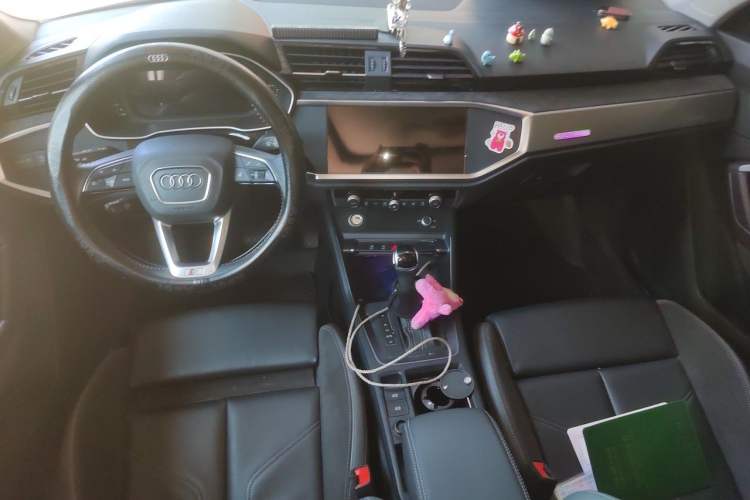 Used Audi Q3 Sportback 2020 40 TFSI Fashion Model Center Console