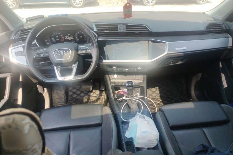 Used Audi Q3 Sportback 2020 40 TFSI Fashion Model Center Console