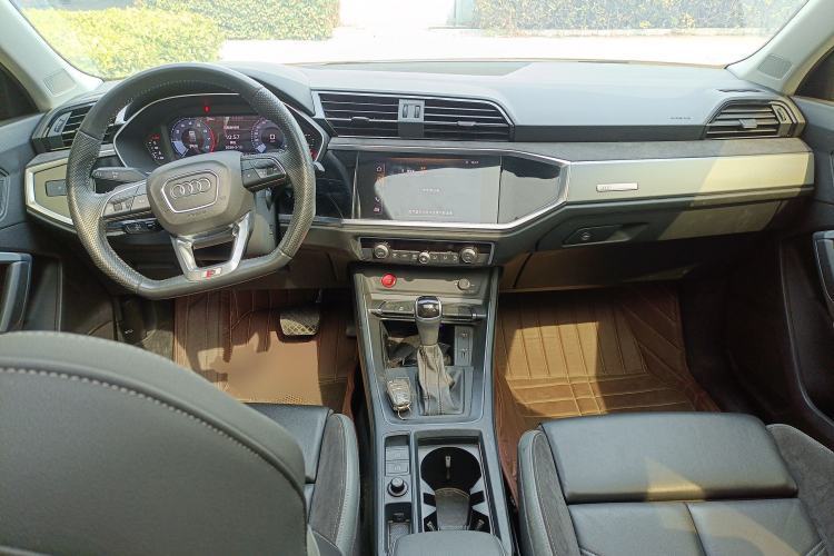 Used Audi Q3 Sportback 2020 40 TFSI Fashion Model Center Console