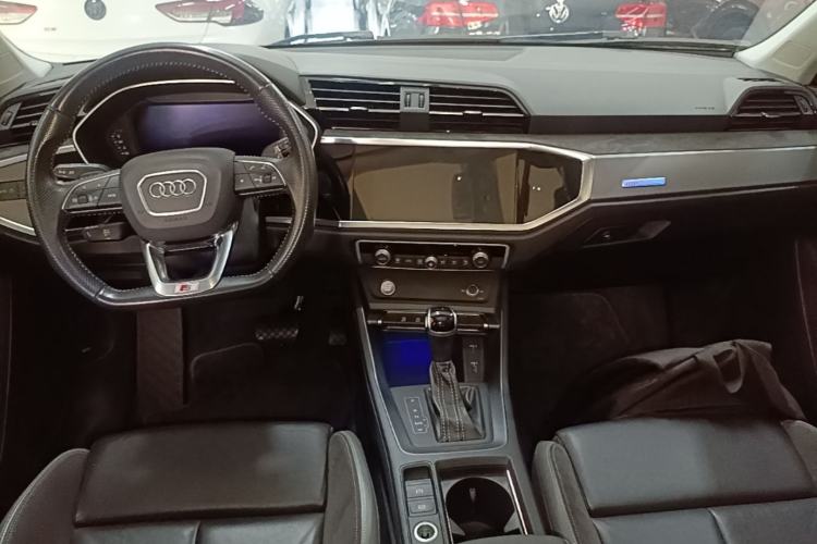 Used Audi Q3 Sportback 2020 40 TFSI Fashion Model Center Console