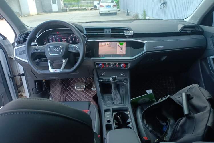 Used Audi Q3 Sportback 2020 45 TFSI quattro Fashion Edition Center Console