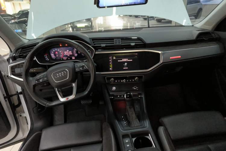 Used Audi Q3 Sportback 2020 40 TFSI Fashion Model Center Console