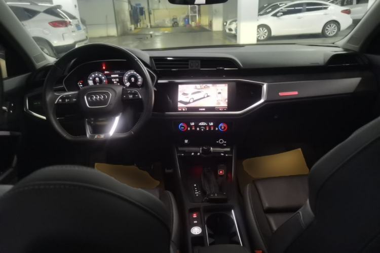 Used Audi Q3 Sportback 2020 45 TFSI quattro Fashion Edition Center Console