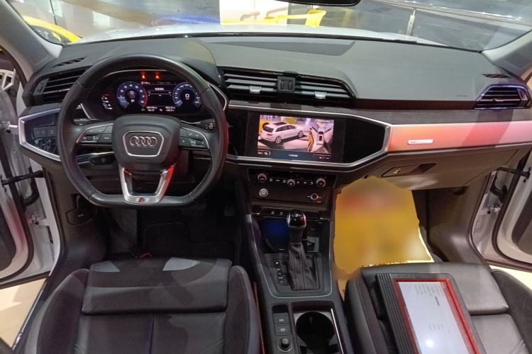 Used Audi Q3 Sportback 2020 40 TFSI Fashion Model Center Console