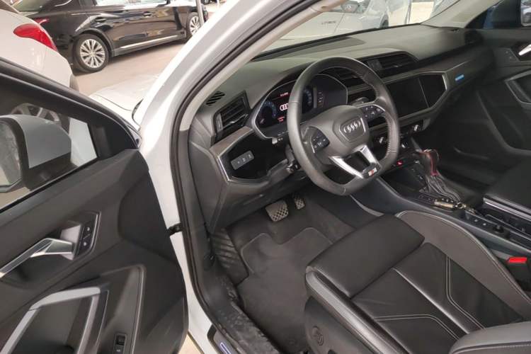 Used Audi Q3 Sportback 2020 40 TFSI Fashion Model Driver Seat