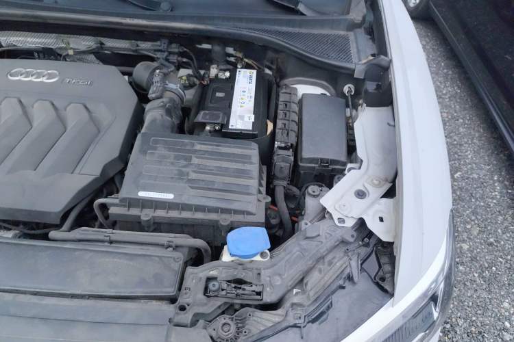 Used Audi Q3 Sportback 2020 40 TFSI Fashion Model Engine Bay Left