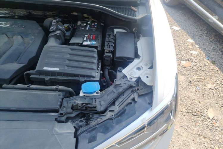 Used Audi Q3 Sportback 2020 40 TFSI Fashion Model Engine Bay Left