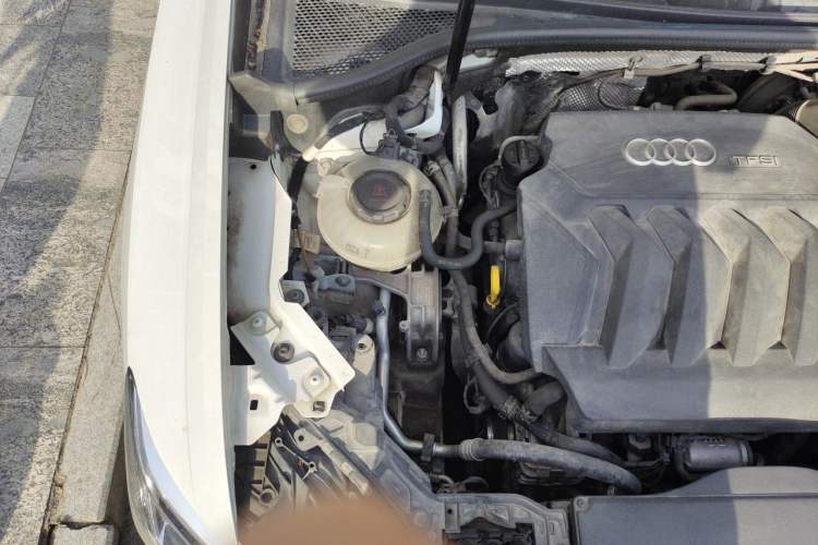 Used Audi Q3 Sportback 2020 40 TFSI Fashion Model Engine Bay Right