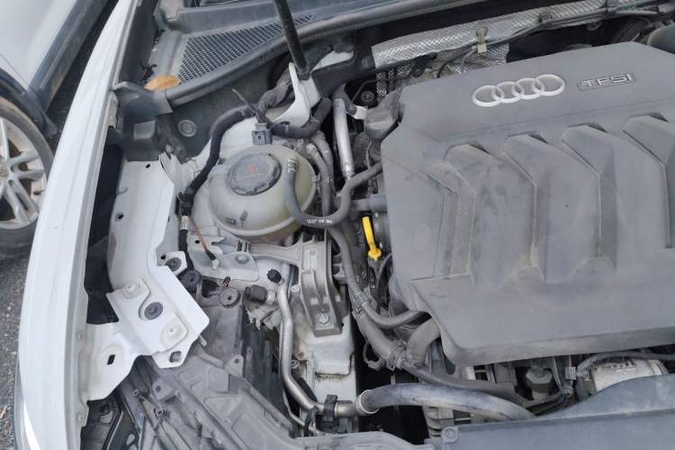 Used Audi Q3 Sportback 2020 40 TFSI Fashion Model Engine Bay Right