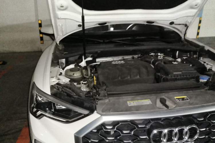 Used Audi Q3 Sportback 2020 40 TFSI Fashion Model Engine Bay Right