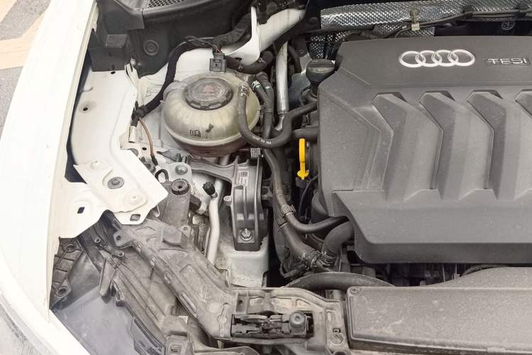 Used Audi Q3 Sportback 2020 40 TFSI Fashion Model Engine Bay Right