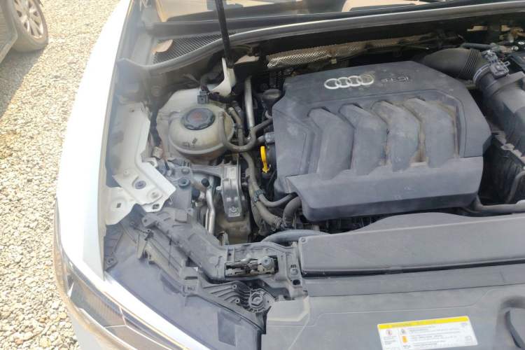 Used Audi Q3 Sportback 2020 40 TFSI Fashion Model Engine Bay Right