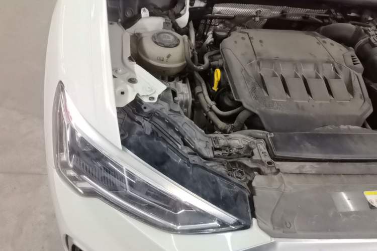 Used Audi Q3 Sportback 2020 40 TFSI Fashion Model Engine Bay Right