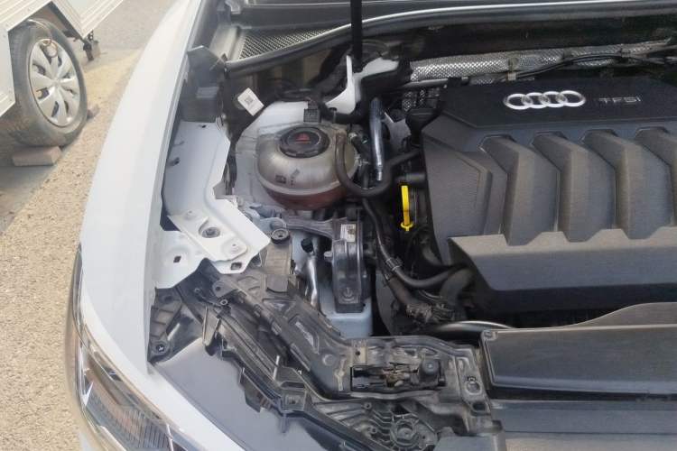 Used Audi Q3 Sportback 2020 40 TFSI Fashion Model Engine Bay Right