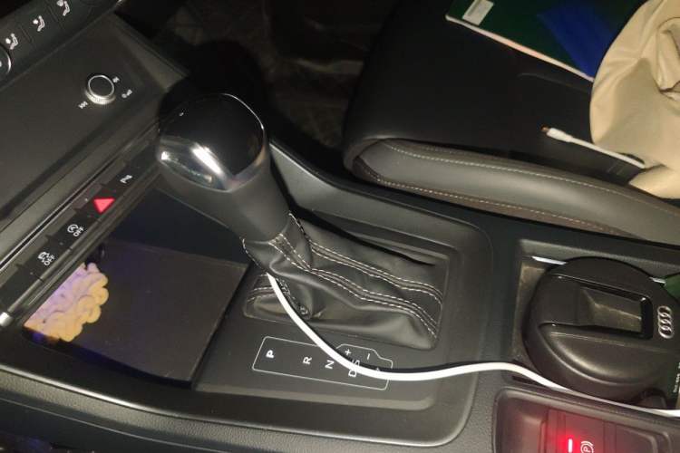 Used Audi Q3 Sportback 2020 40 TFSI Fashion Model Gear Lever