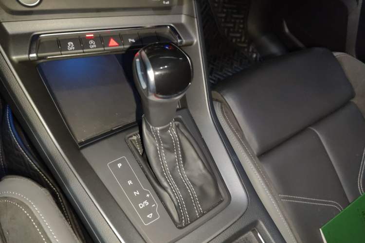 Used Audi Q3 Sportback 2020 40 TFSI Fashion Model Gear Lever