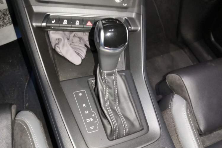 Used Audi Q3 Sportback 2020 40 TFSI Fashion Model Gear Lever